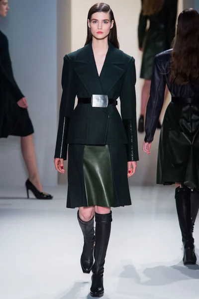 Look 15